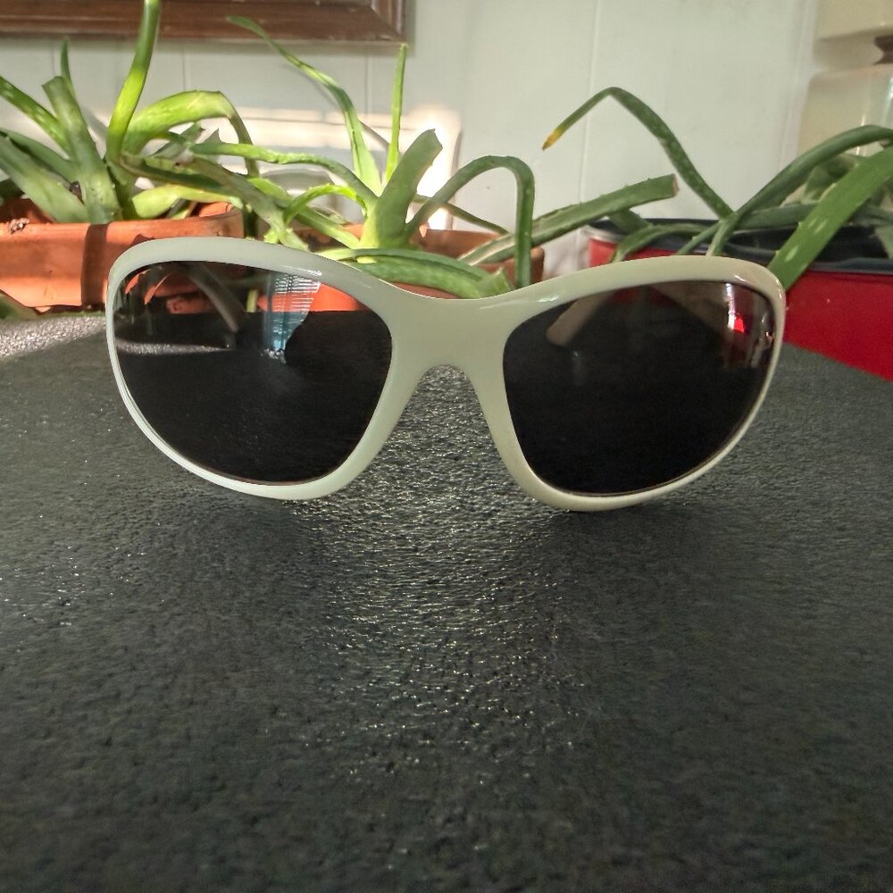 Vintage Classic White Italian Made Iceberg Unisex Sunglasses